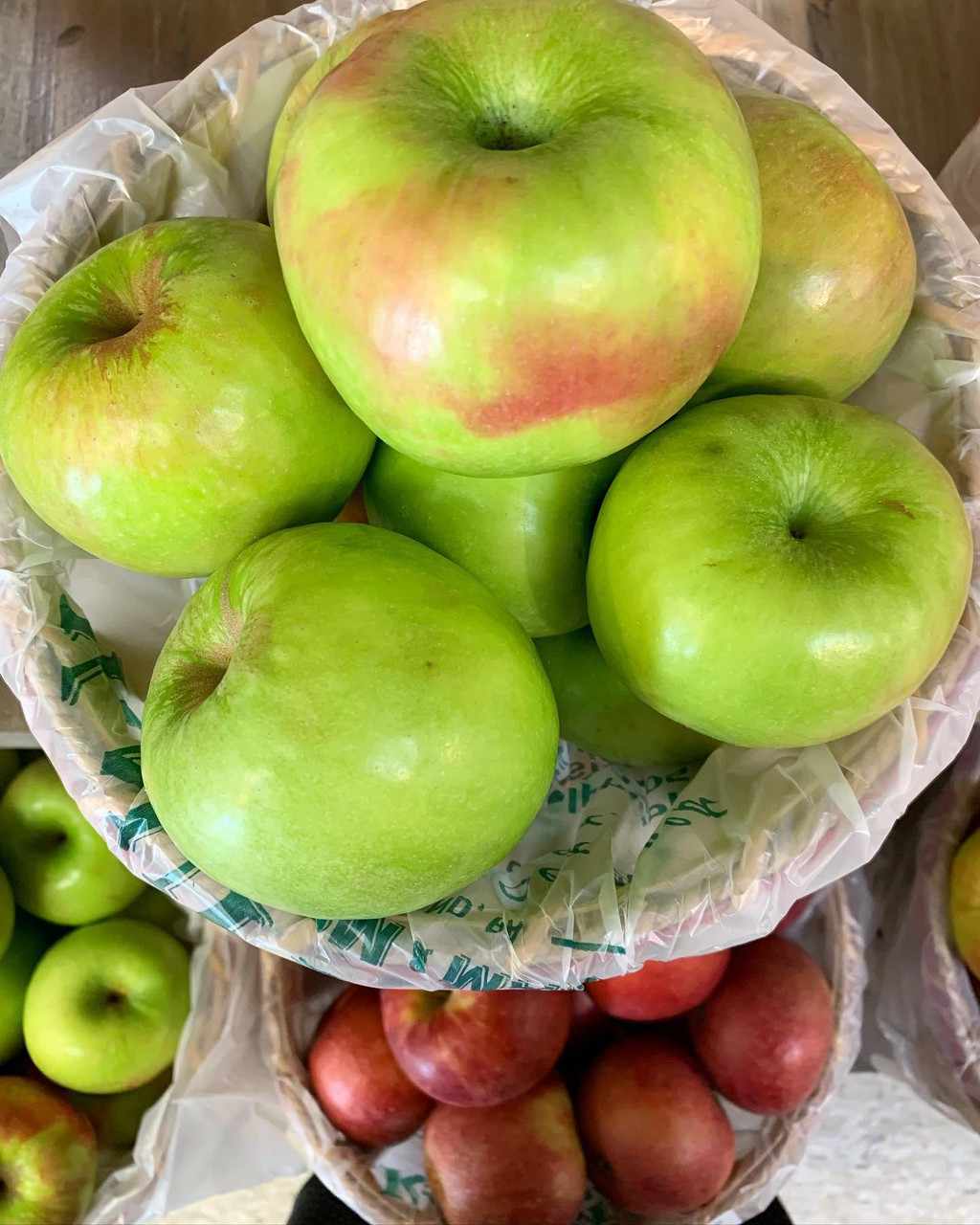 Kauffman Orchards Fresh-Picked Granny Smith Apples
