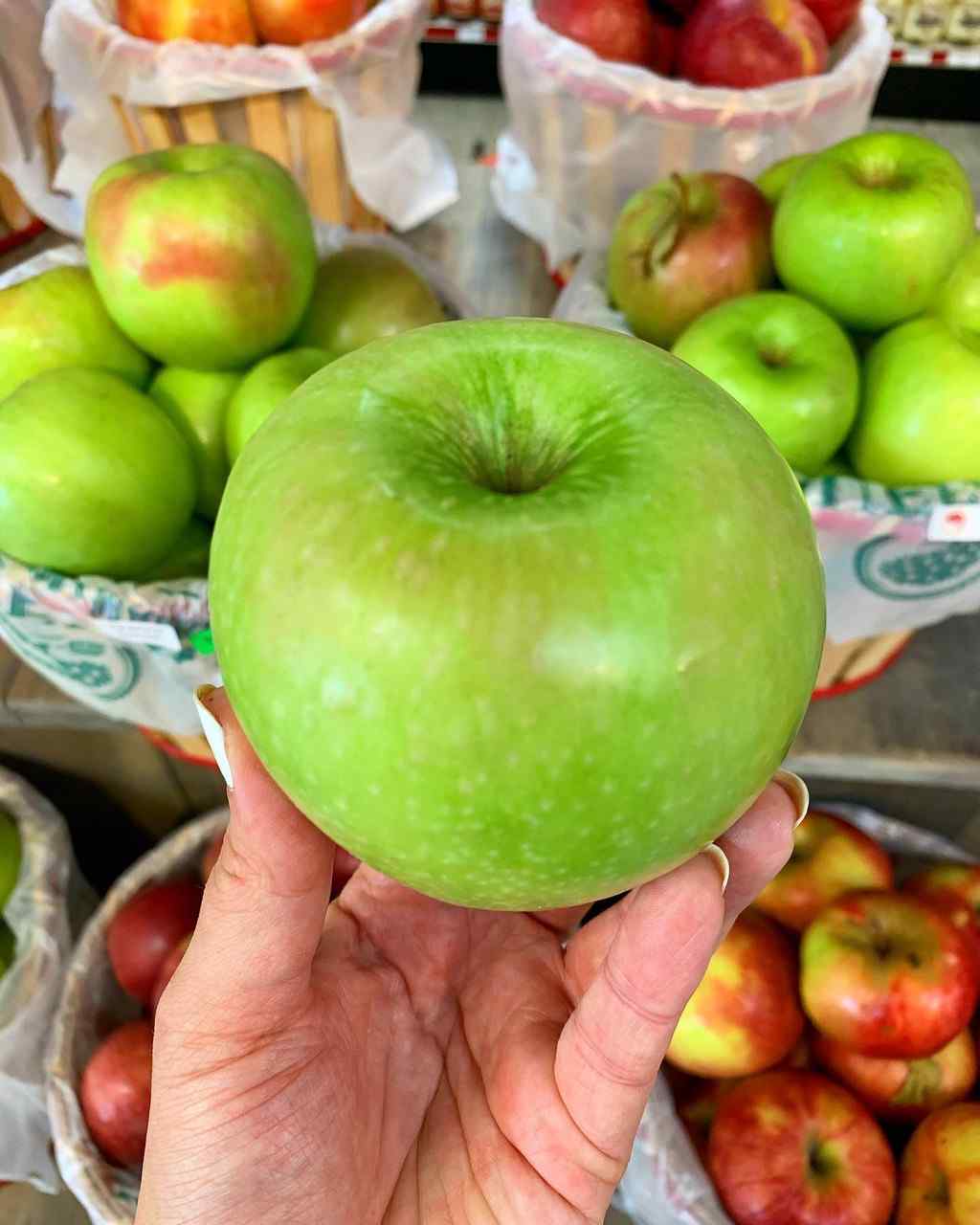 Kauffman Orchards Fresh-Picked Granny Smith Apples